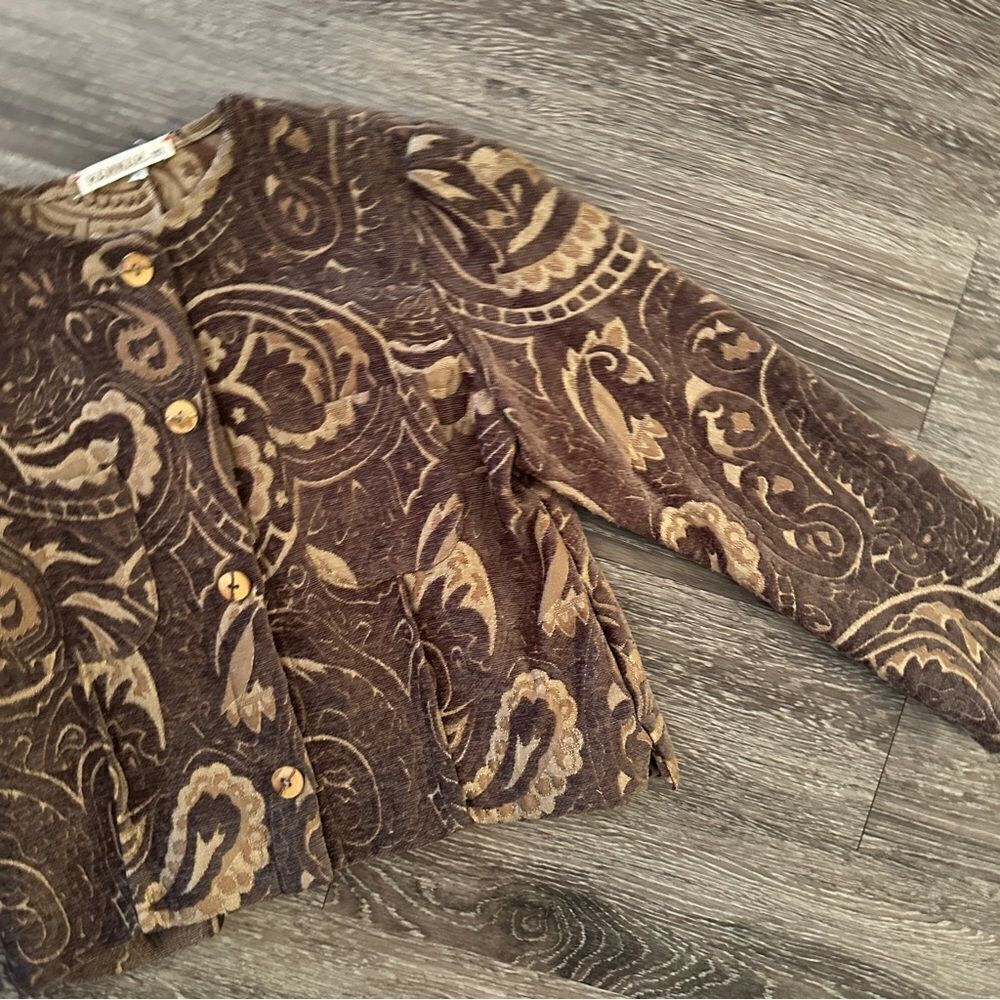 Hannah. M Jacket - Picture 4 of 10